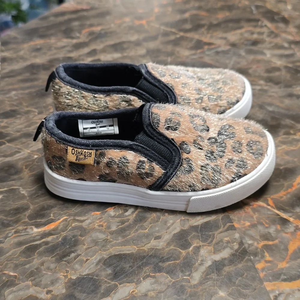 Oshkosh Bgosh Animal Print Slip On‎ Shoes Size 7